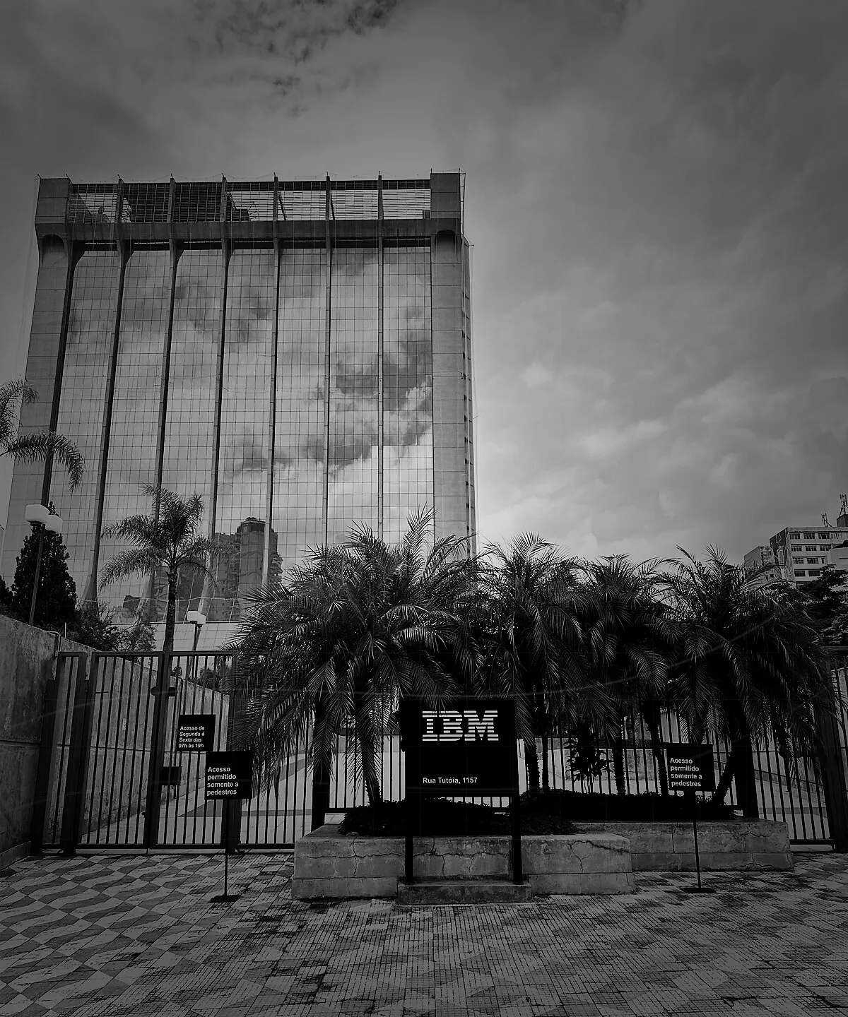 Entrada do prédio da IBM na Rua Tutóia, em São Paulo, onde fica o CoE da TD SYNNEX