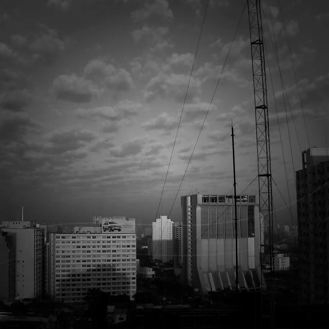 Vista da Vila Mariana, em São Paulo, com o prédio da IBM ao fundo